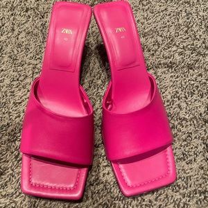 Zara mules in fuchsia pink